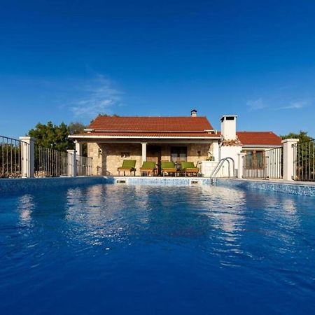 Villa Menalo نيوم المظهر الخارجي الصورة