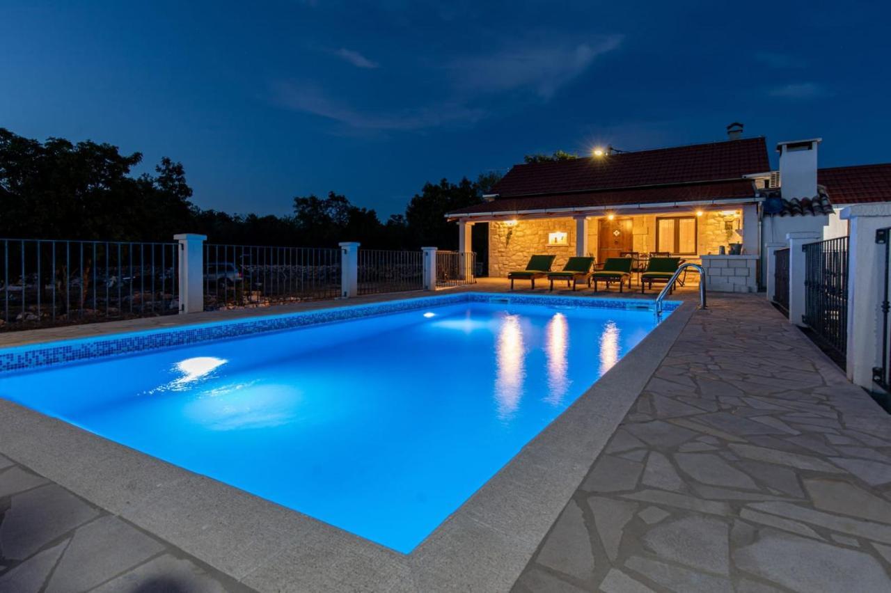 Villa Menalo نيوم المظهر الخارجي الصورة