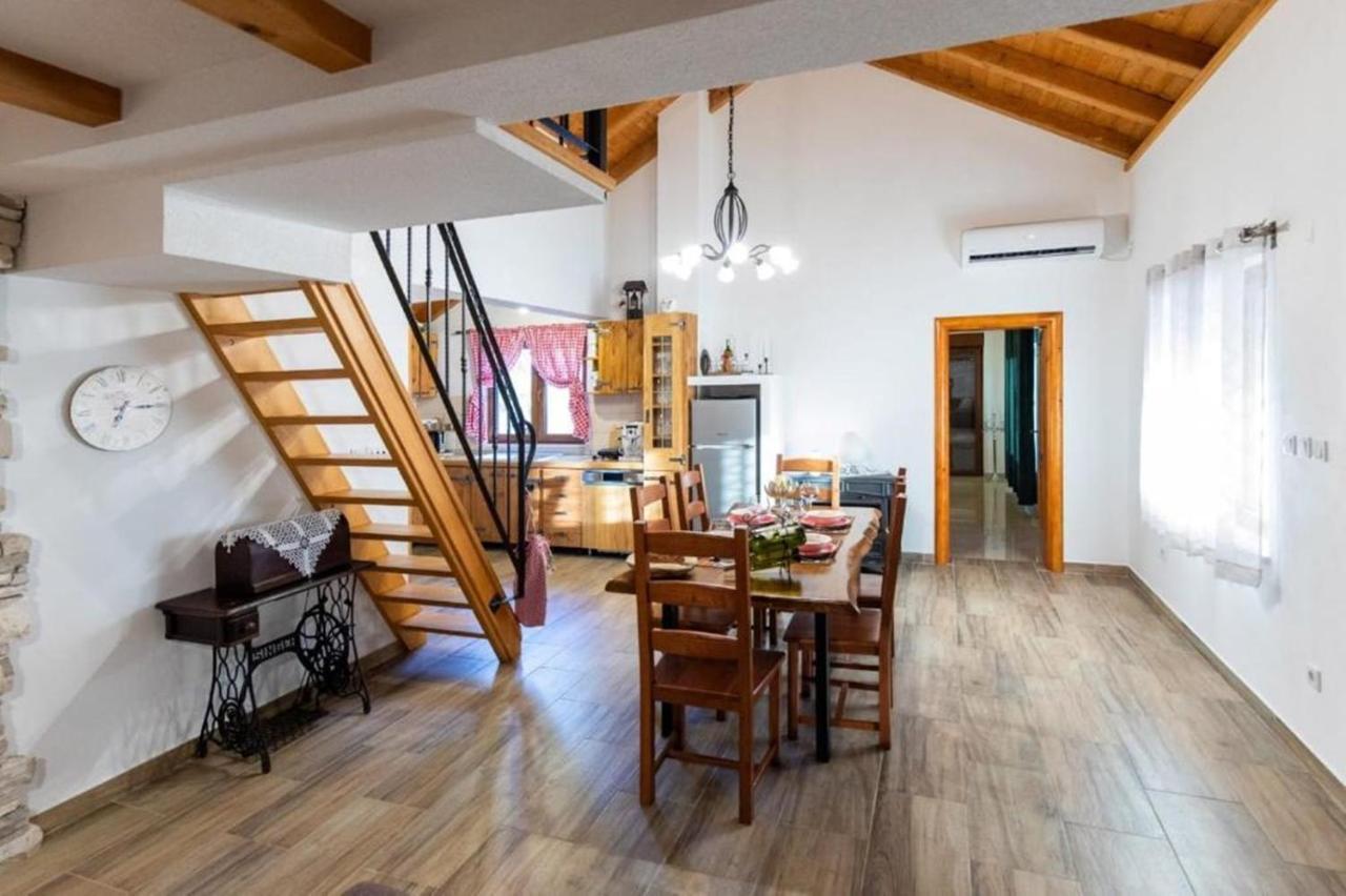 Villa Menalo نيوم المظهر الخارجي الصورة