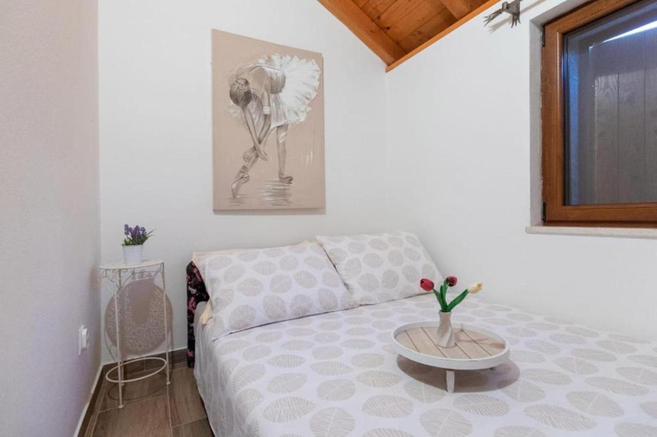 Villa Menalo نيوم المظهر الخارجي الصورة