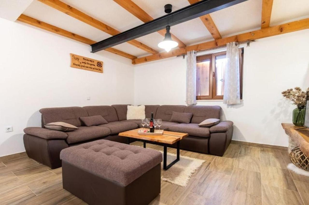 Villa Menalo نيوم المظهر الخارجي الصورة