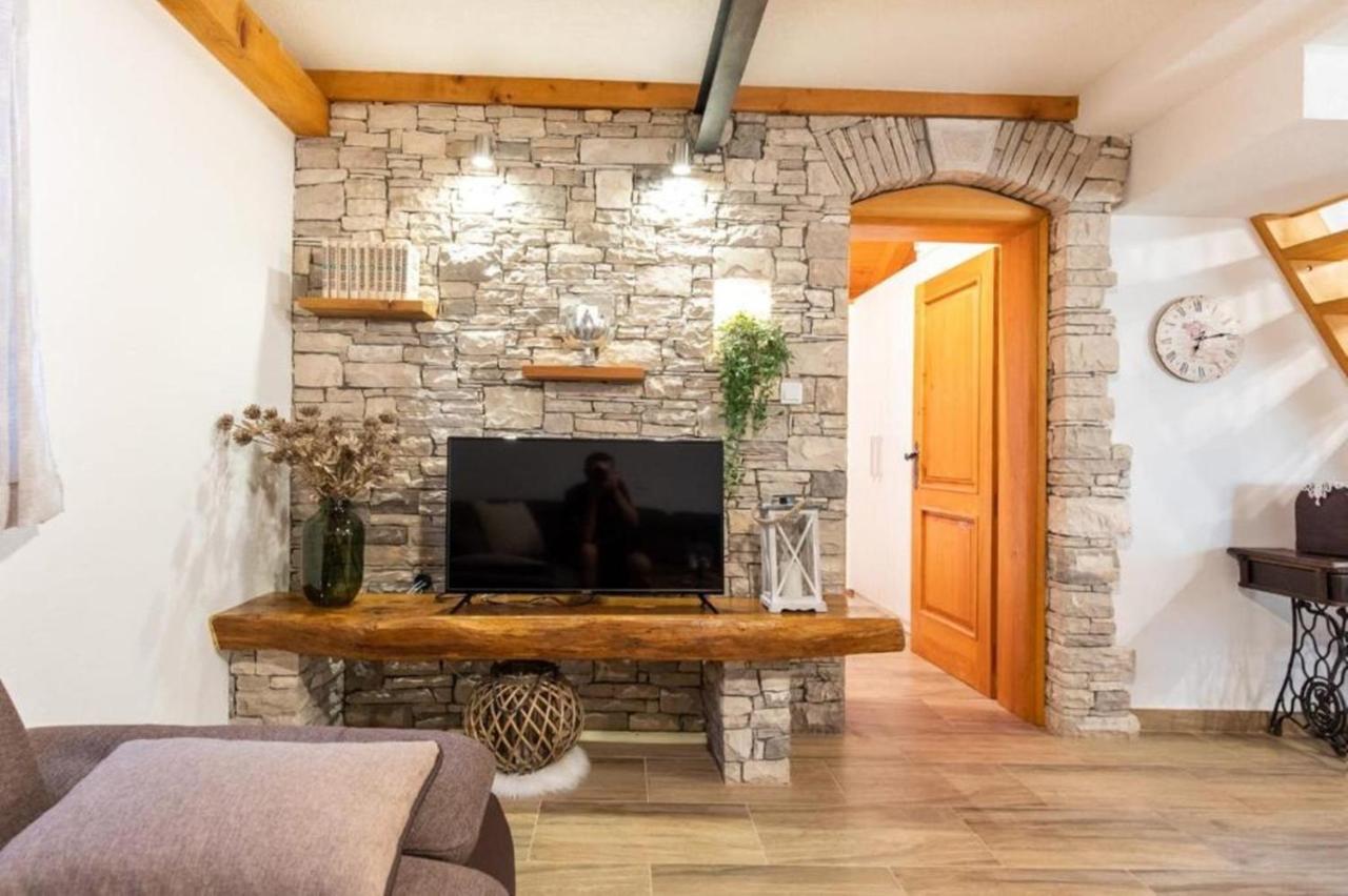 Villa Menalo نيوم المظهر الخارجي الصورة